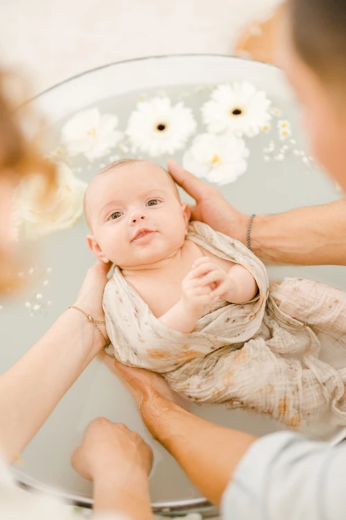 enfant bonheur gris marron bébé